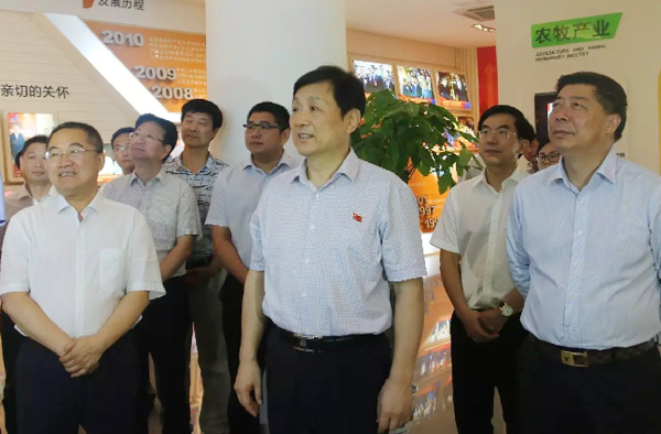 24.江西省委常委、省委秘書長趙力平蒞臨正邦集團(tuán)考察.png
